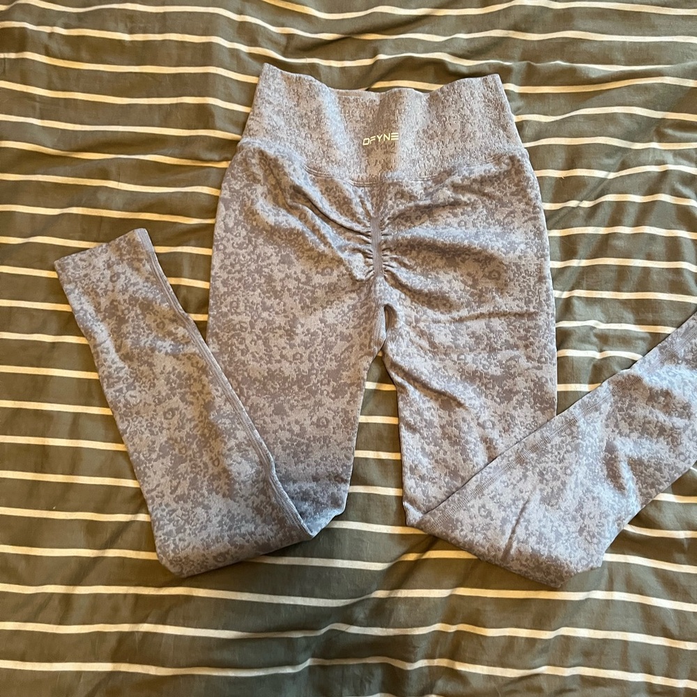 DFYNE revive urban camo scrunch leggings - Picture 3 of 3